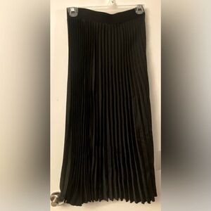 H&M Pleater Black Skirt - Size Small